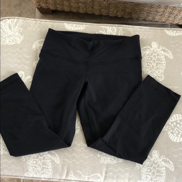 lululemon athletica Pants - Lululemon Wunder Under  capri leggings